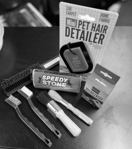 Brushes & Pet Hair Removal